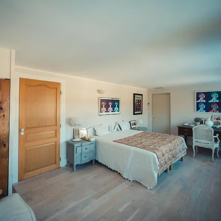 Bastide Du Bau Reddoun, Chambres D'hotes, Maison D'artiste En Provence Bed & Breakfast
