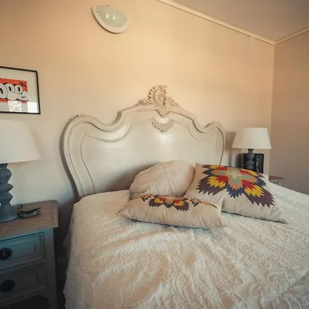 Bed & Breakfast Bastide Du Bau Reddoun, Chambres D'hotes, Maison D'artiste En Provence Callian (Var)